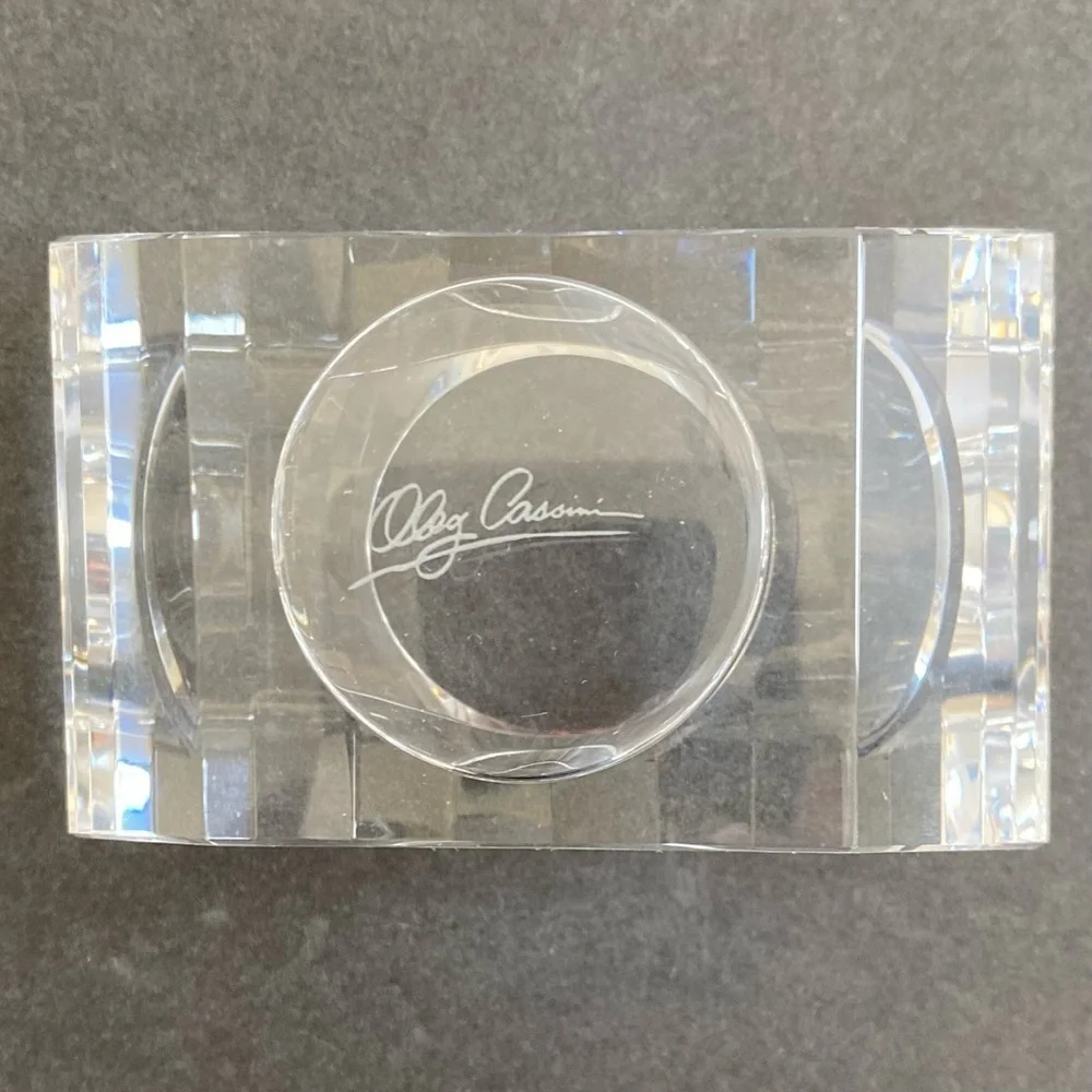 Oleg Cassini pictures don’t